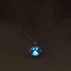 Glowing Paw Necklace – Animal Pendant with Night Light Effect