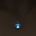 Glowing Paw Necklace – Animal Pendant with Night Light Effect